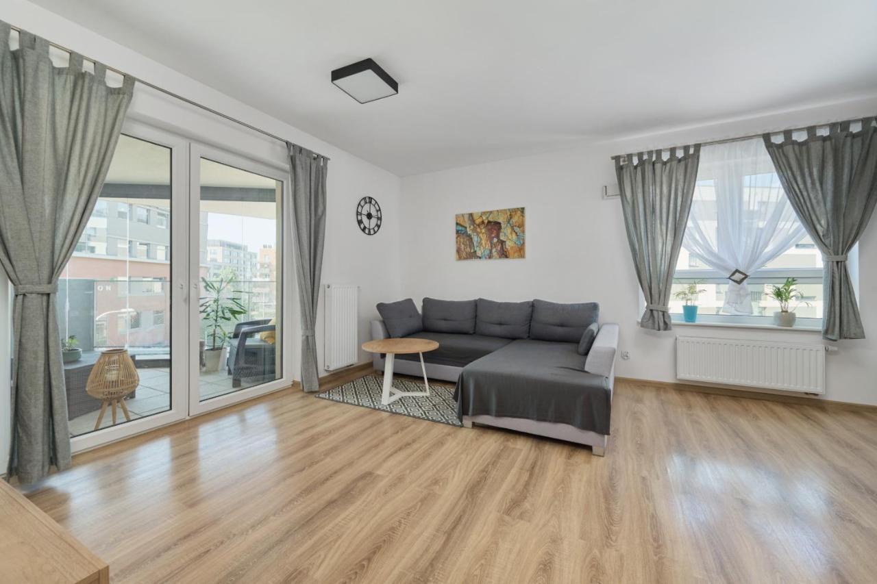 Spacious Apartment With Balcony Near The Slavic Hill Wroclaw By Renters Prestige Luaran gambar