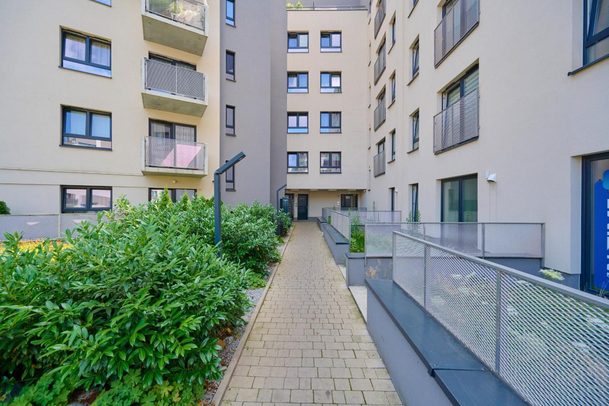 Spacious Apartment With Balcony Near The Slavic Hill Wroclaw By Renters Prestige Luaran gambar